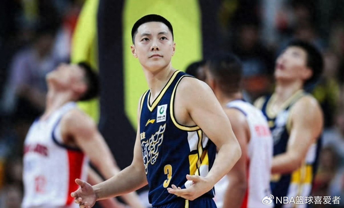 乐鱼体育-25+7，9中2，神一场鬼一场！廖三宁失落离场，一战暴露3大问题|后卫|北控|胡明轩|徐杰|广州队_新浪体育_新浪新闻
