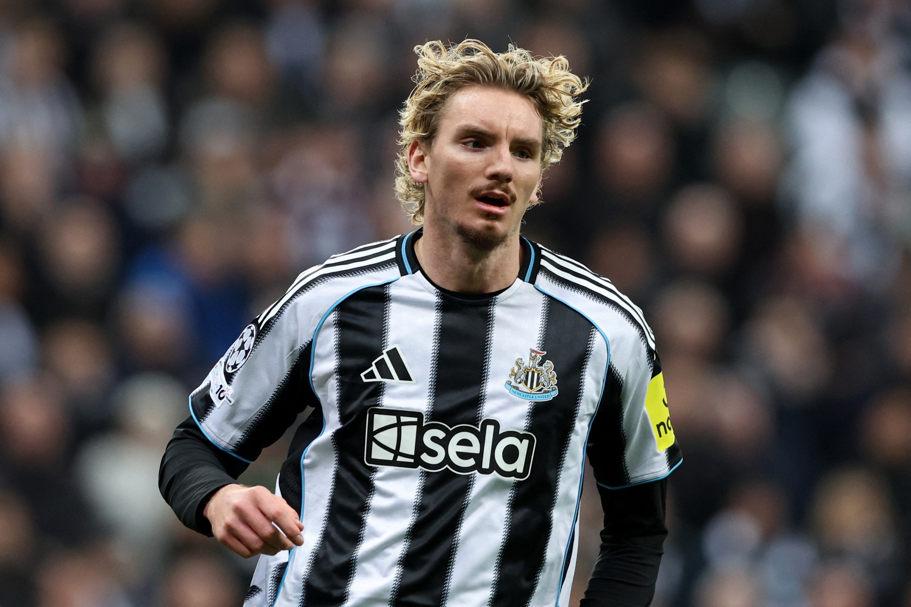 乐鱼中国体育-记者：沃尔特马德出战曼联存疑，麦利、克拉夫特、沙尔缺席